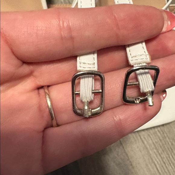 White heels! - Picture 4 of 6